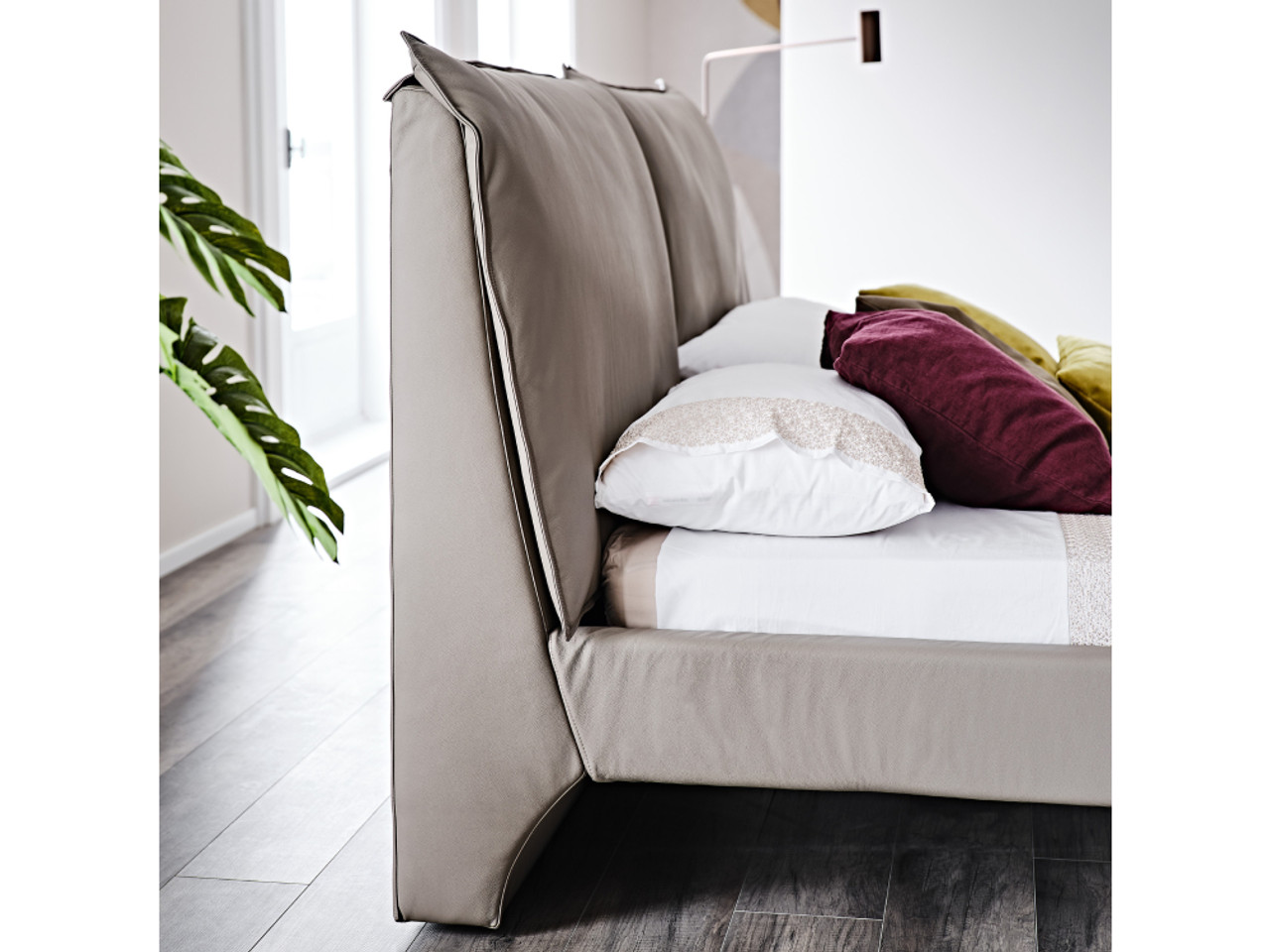 Lukas Bed