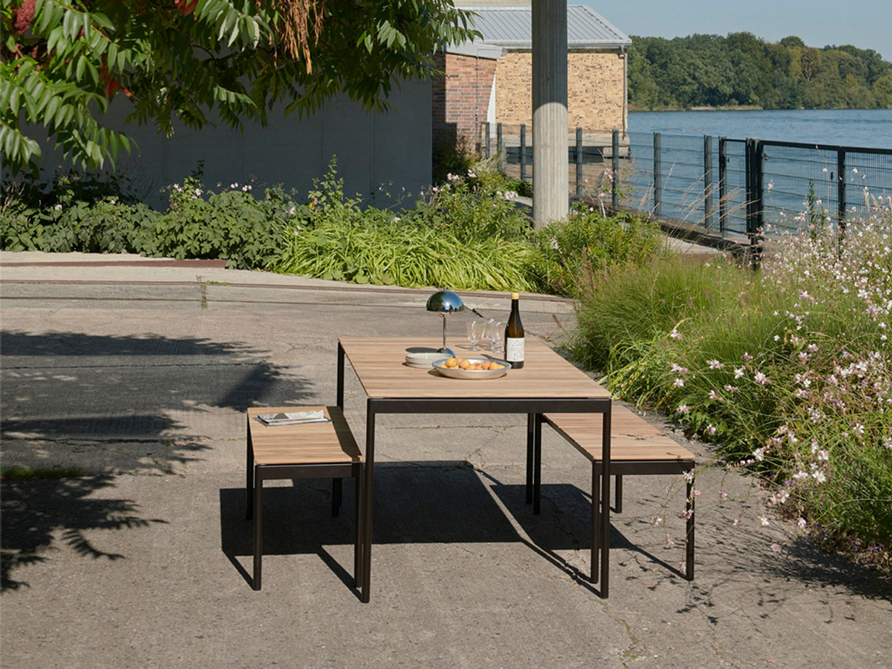 Ville AV27/28 Outdoor Bench