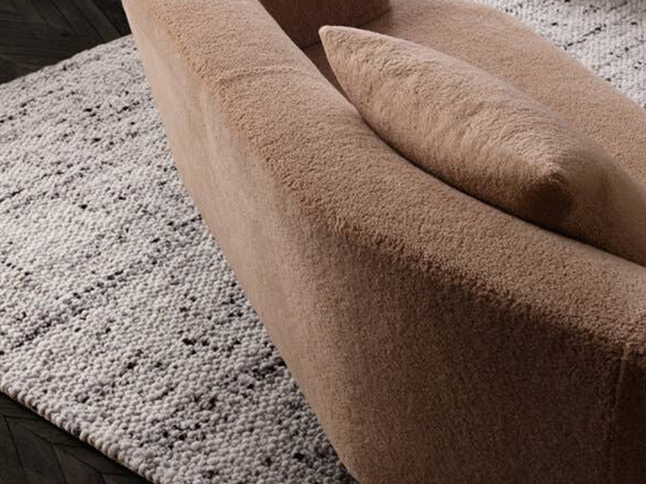 Lilum Sofa