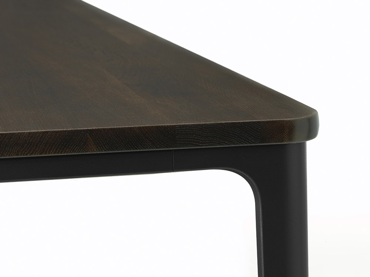 Plate Dining Table