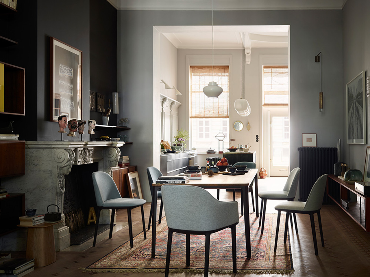 Plate Dining Table
