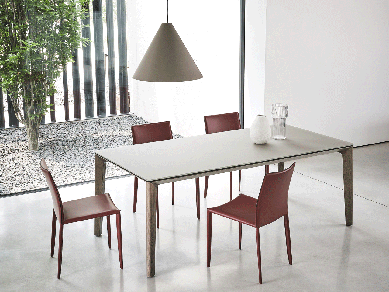 Versus Dining Table