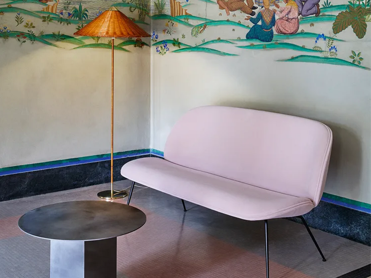 Beetle Sofa (Pink)