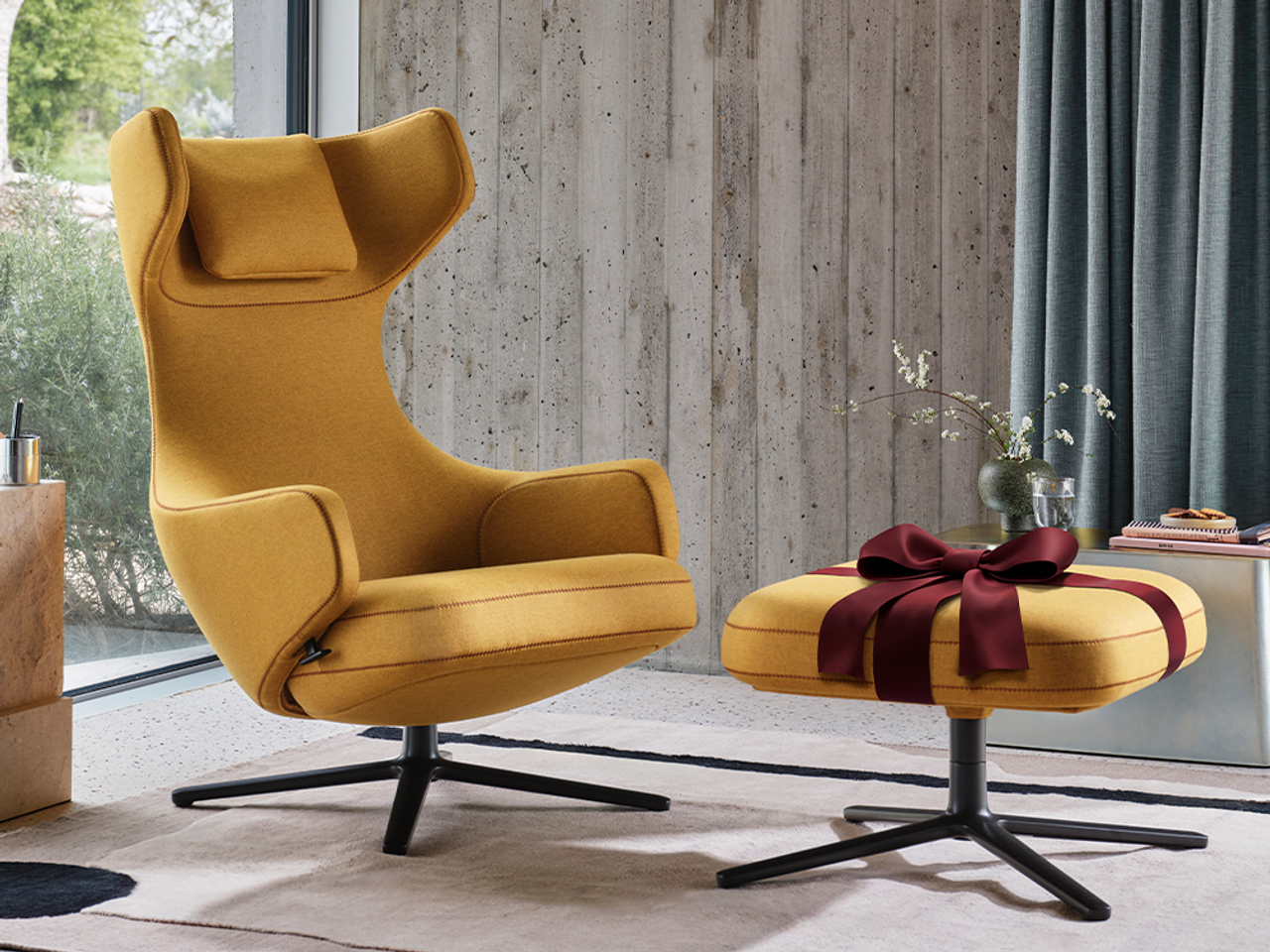 Grand Repos Lounge Chair & Ottoman