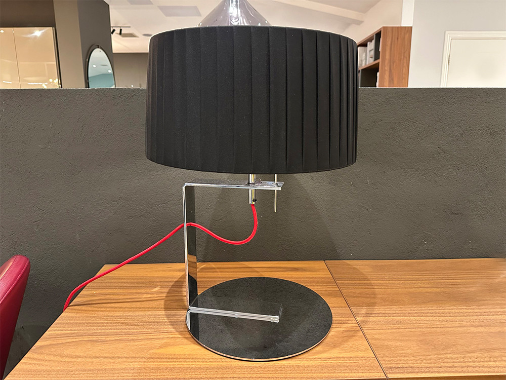 Divina Table Lamp - Black