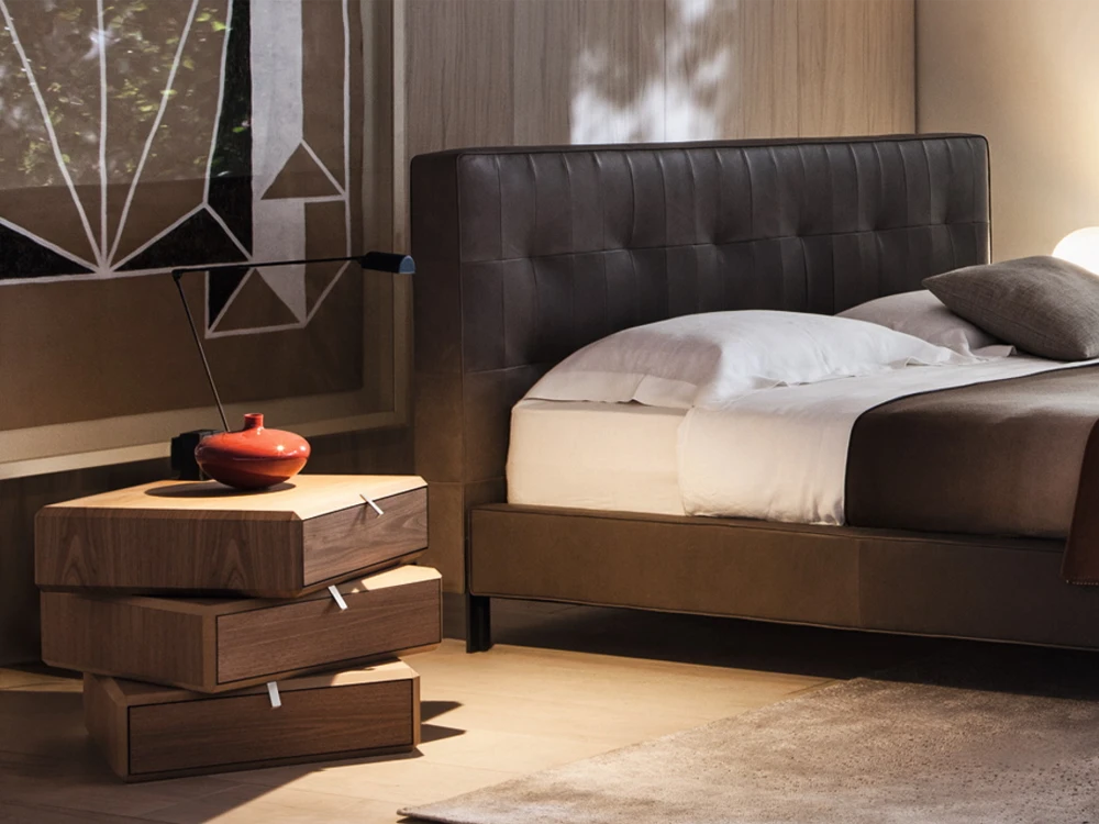 Teorema Bedside Table