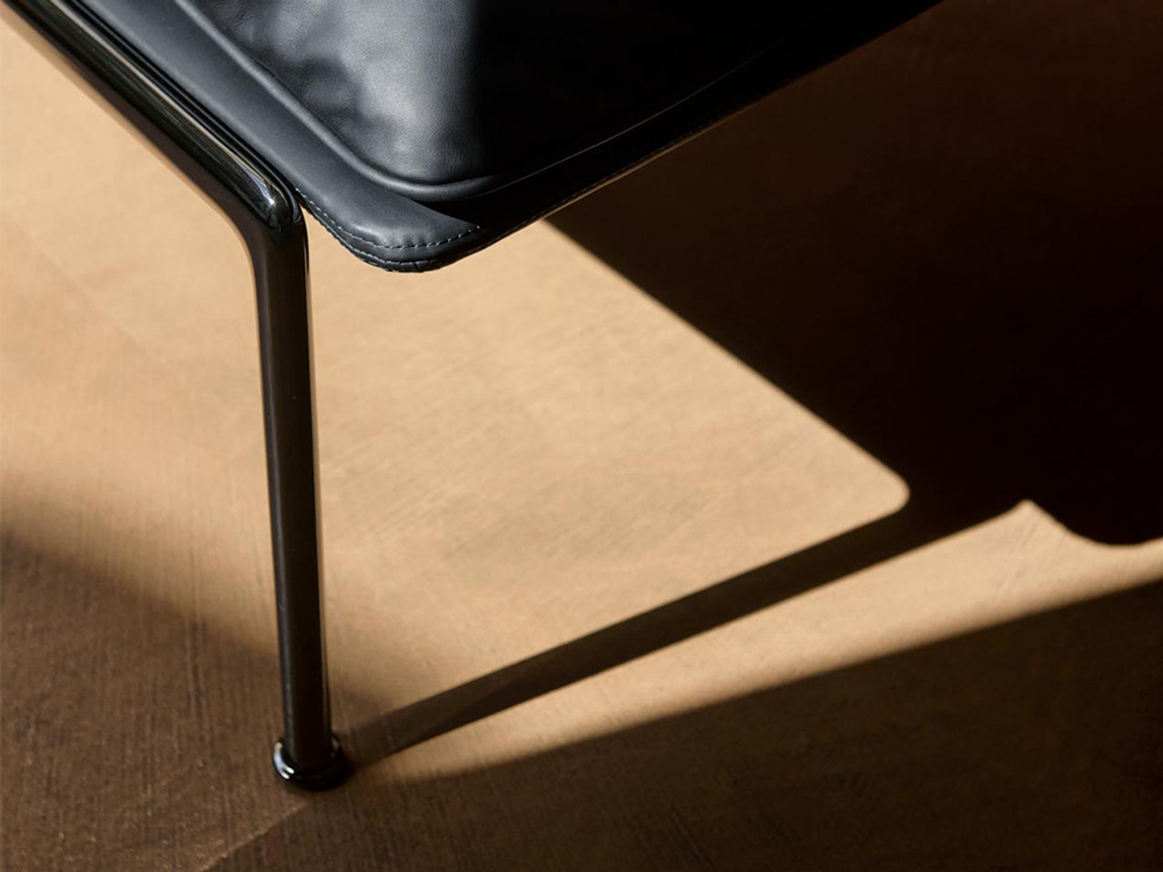 Muno LN17 Highback Lounge Chair