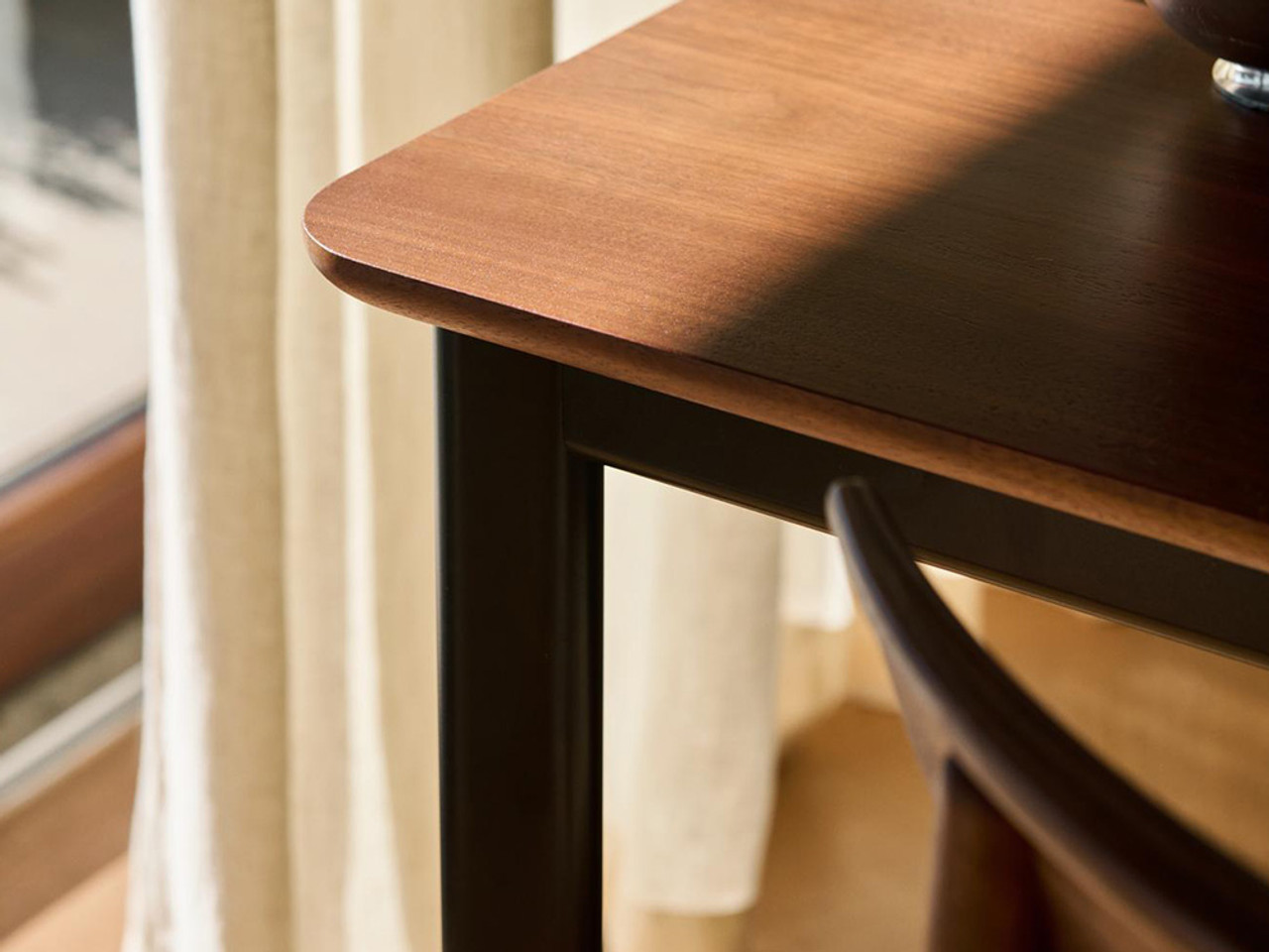 Drip HW115/116/117 Dining Table