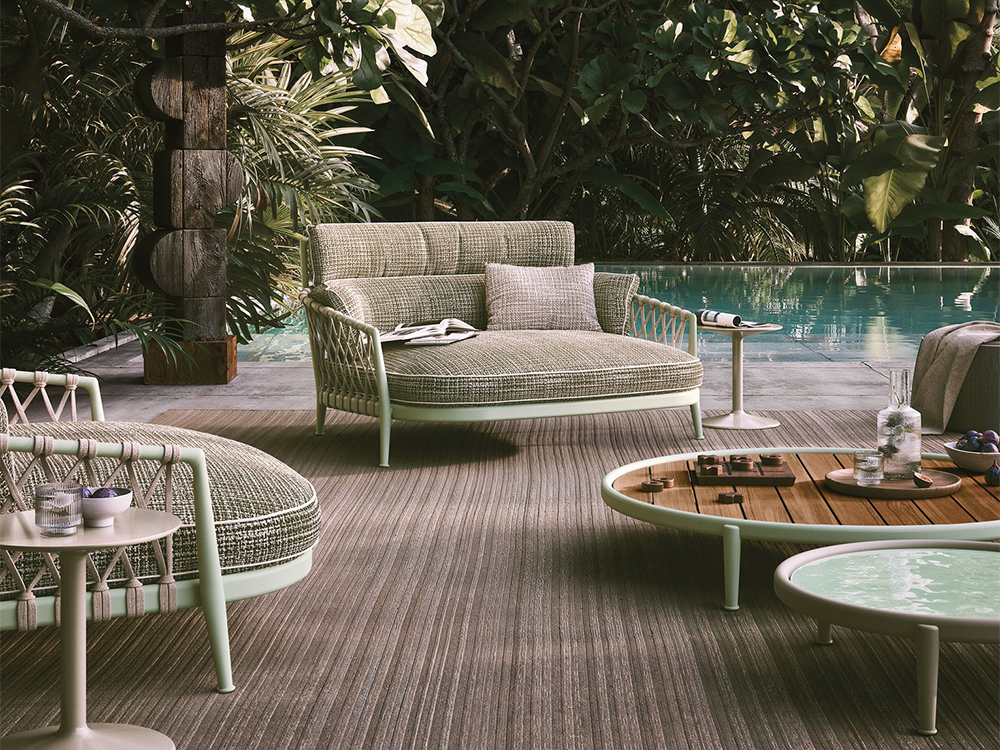 Erica '25 Coffee Table