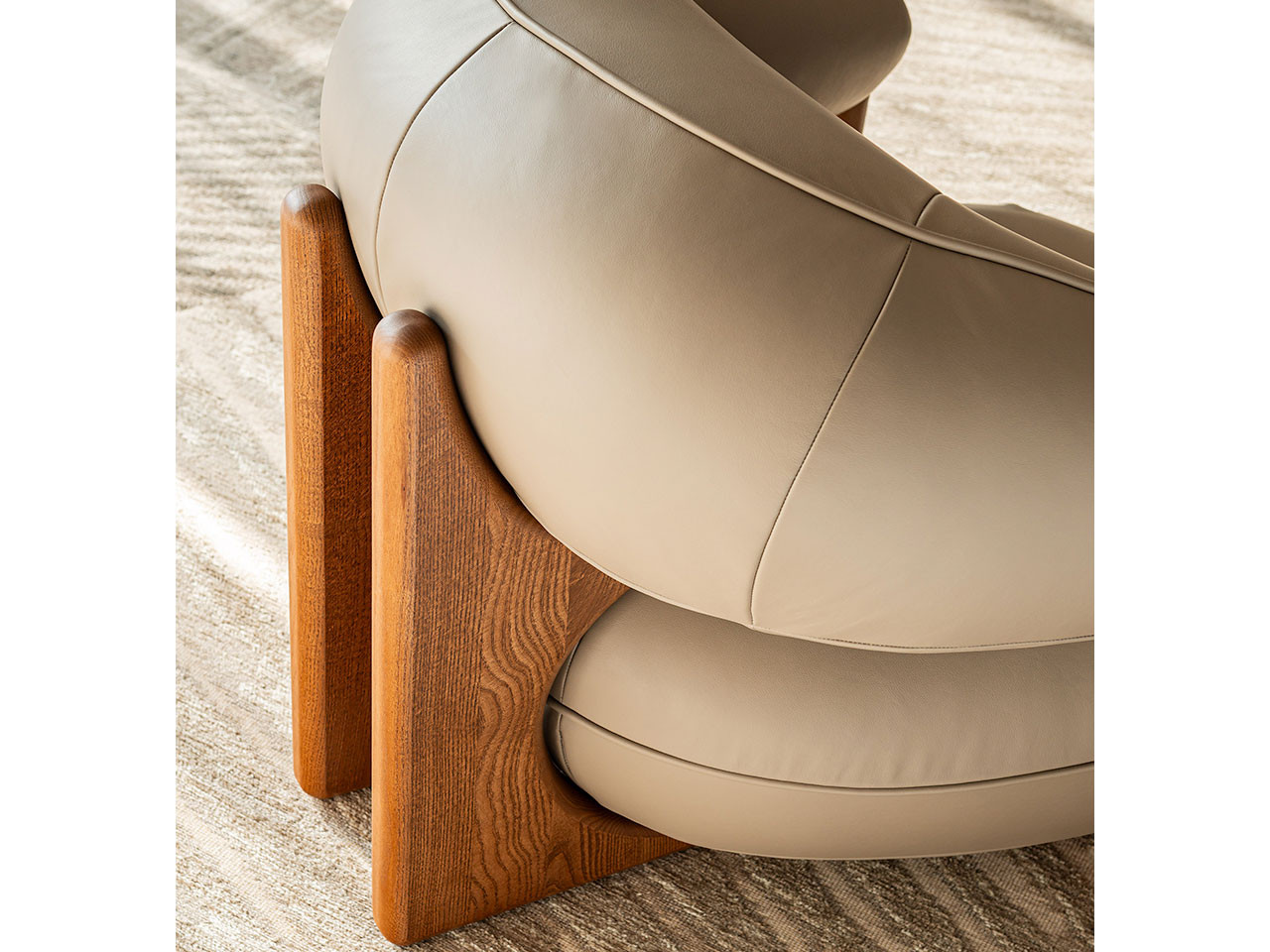 Ruby Lounge Chair