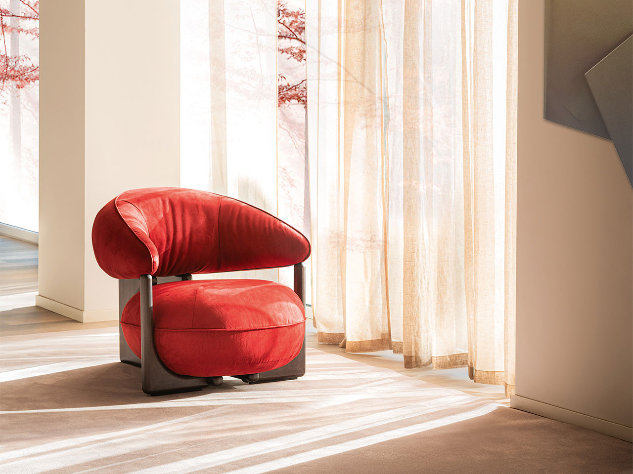 Ruby Lounge Chair