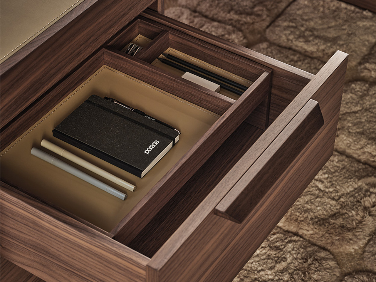 Agea Desk