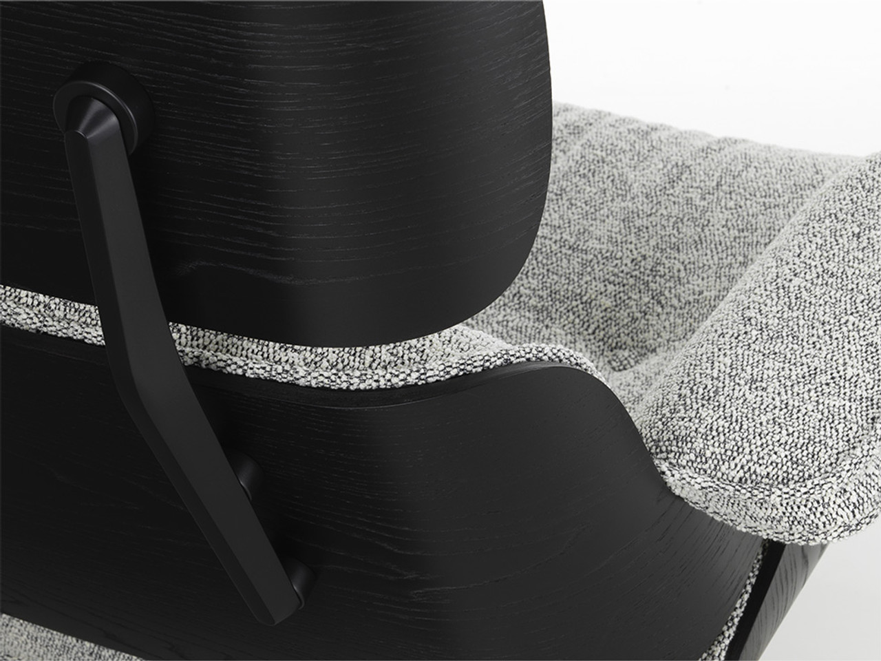 Eames Lounge Chair - Black Chestnut 