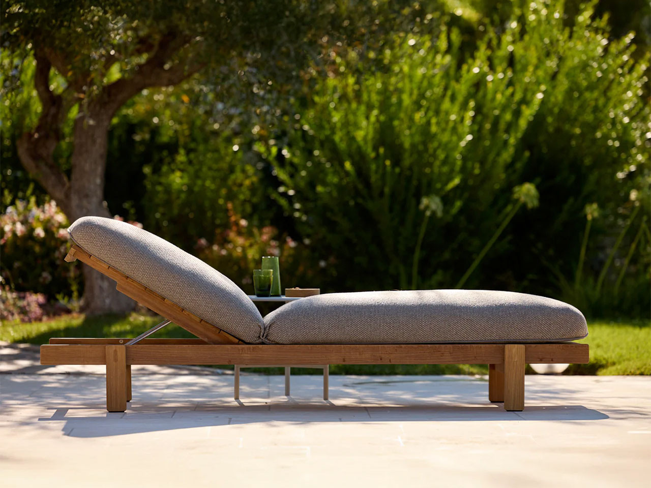 Vista Sunbed