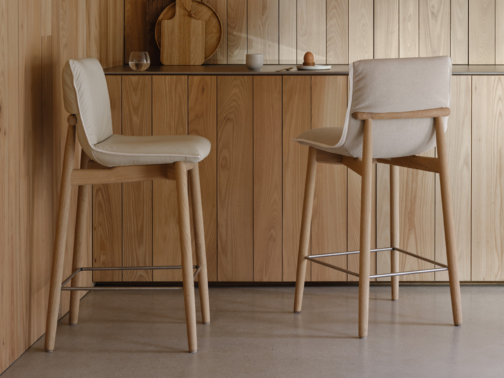 E007 Embrace Counter Stool