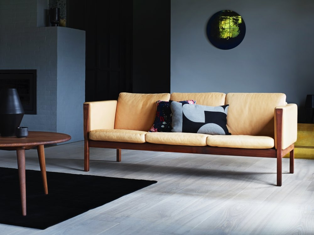 Carl Hansen CH163 Sofa by Hans J.Wegner 