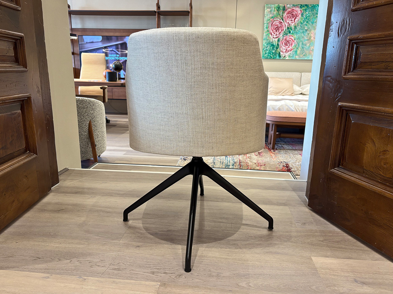 Abby Swivel Chair - Lint Fabric