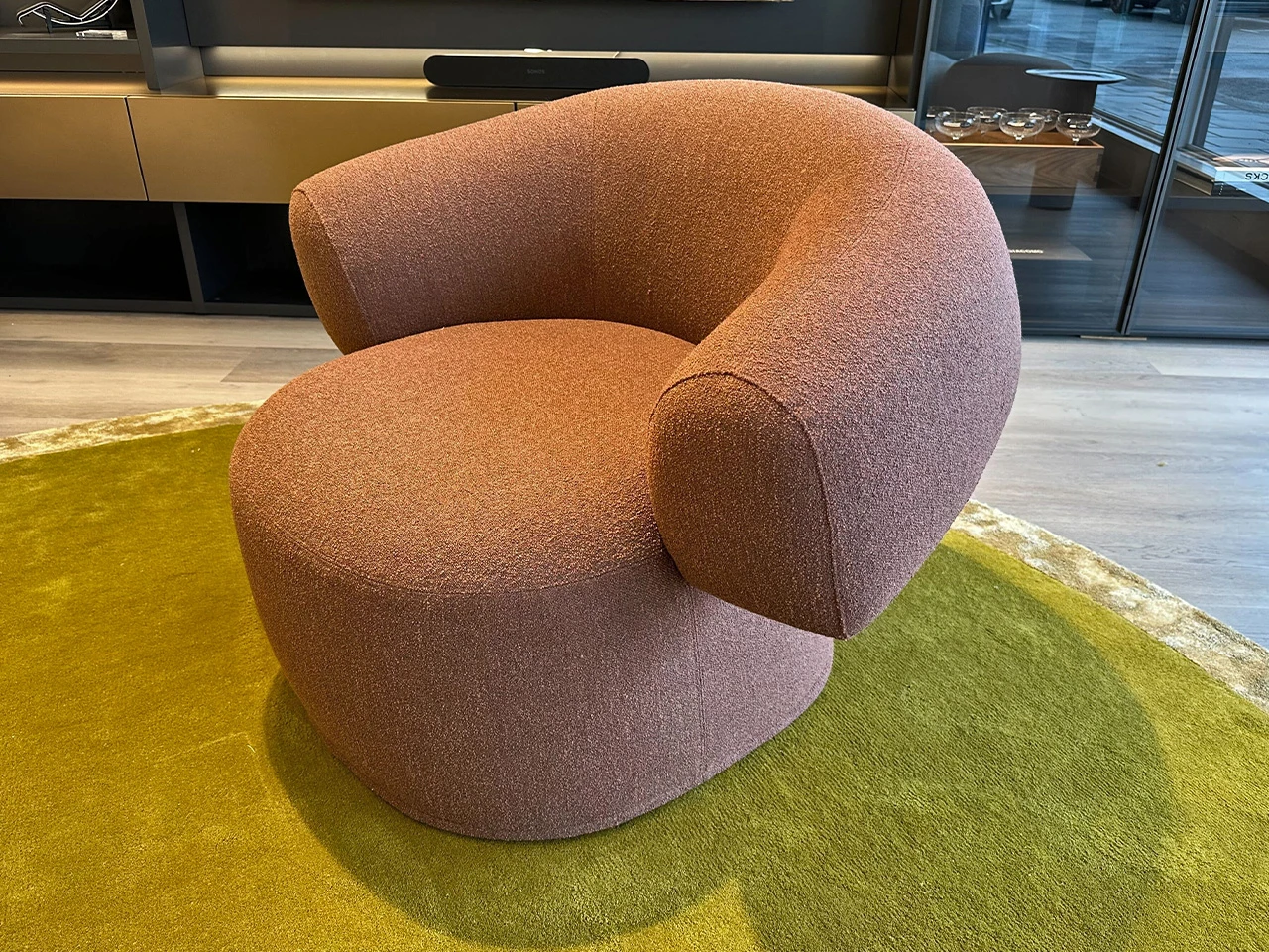 Ruff Armchair – Dasdia Copper Fabric