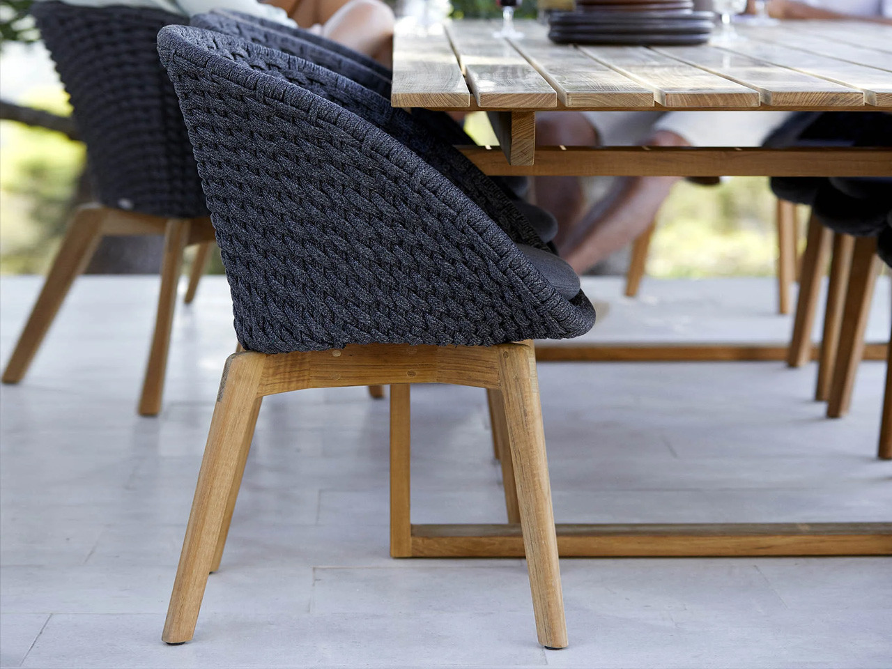 Core Outdoor Dining Set 160 cm - Teak Table & 4 Peacock Chairs