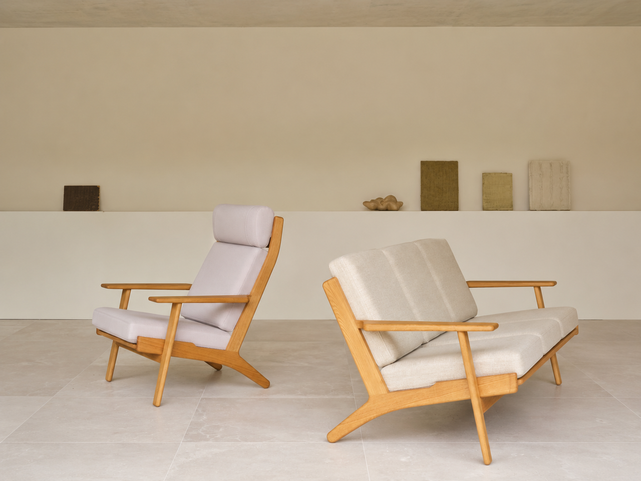 CH291 Lounge Chair