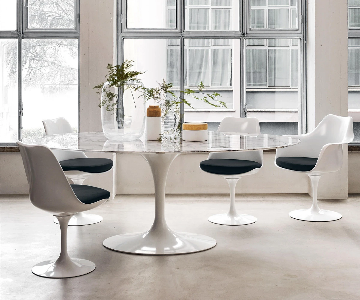 Saarinen Oval Dining Table