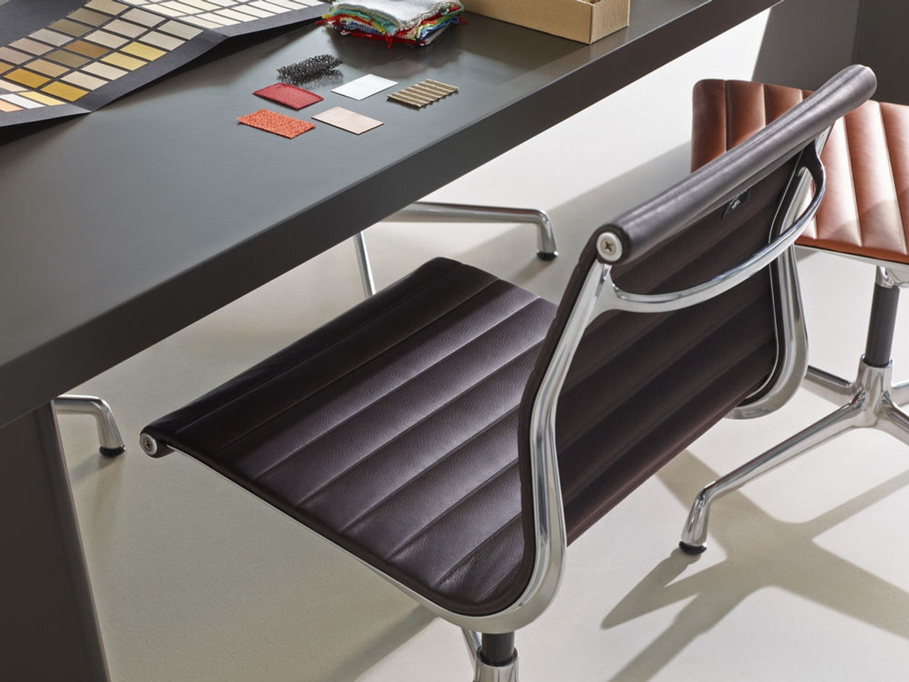 Eames Aluminium EA 105 Office Chair