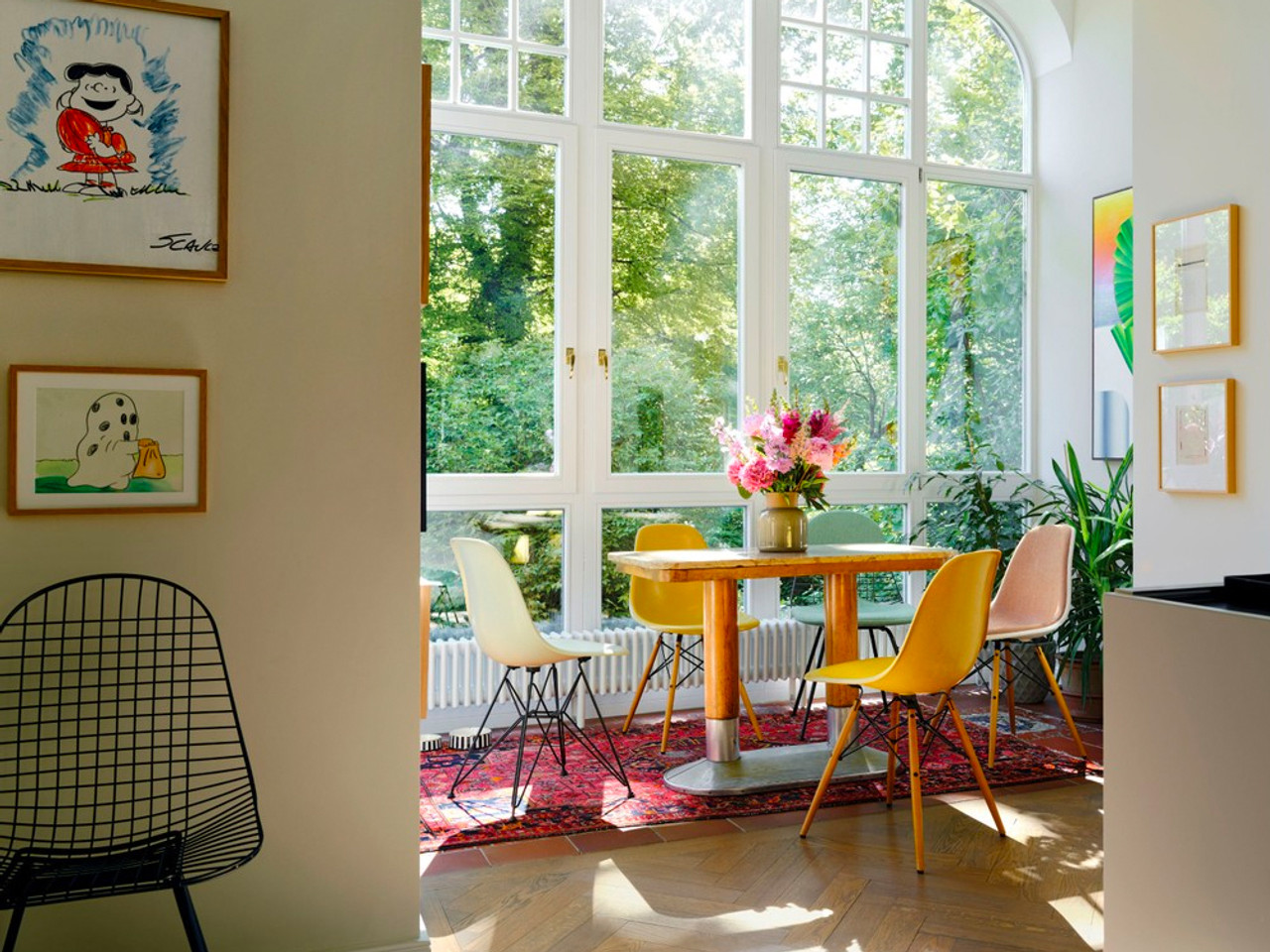 Eames Fiberglass DSW Chair