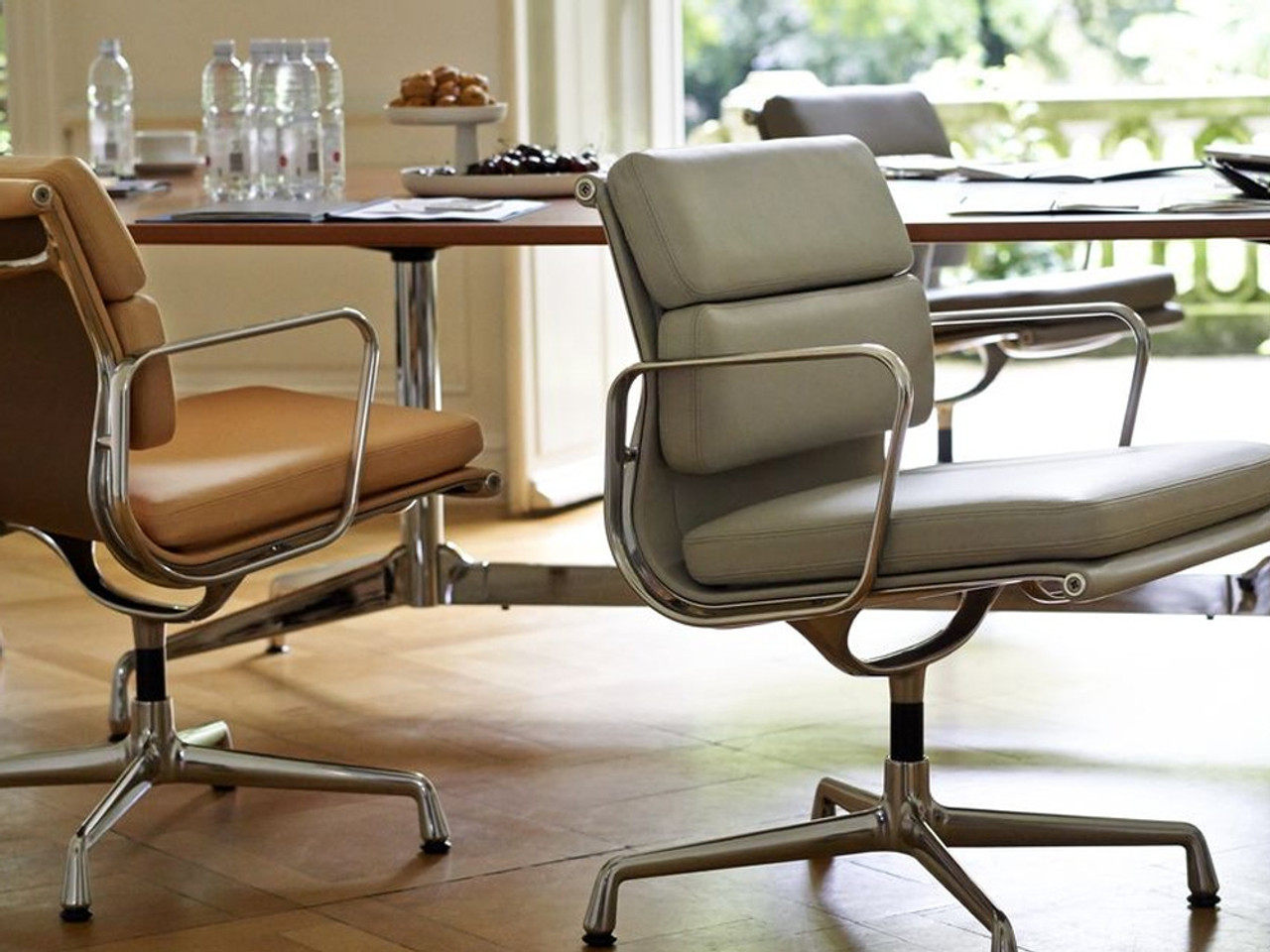 Eames Soft Pad EA 208 Swivel Office Chair