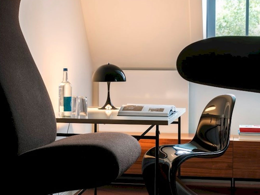 Louis Poulsen Panthella Mini Table Lamp by Verner Panton