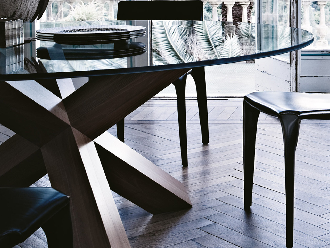 Cassina Rotonda Table by Mario Bellini