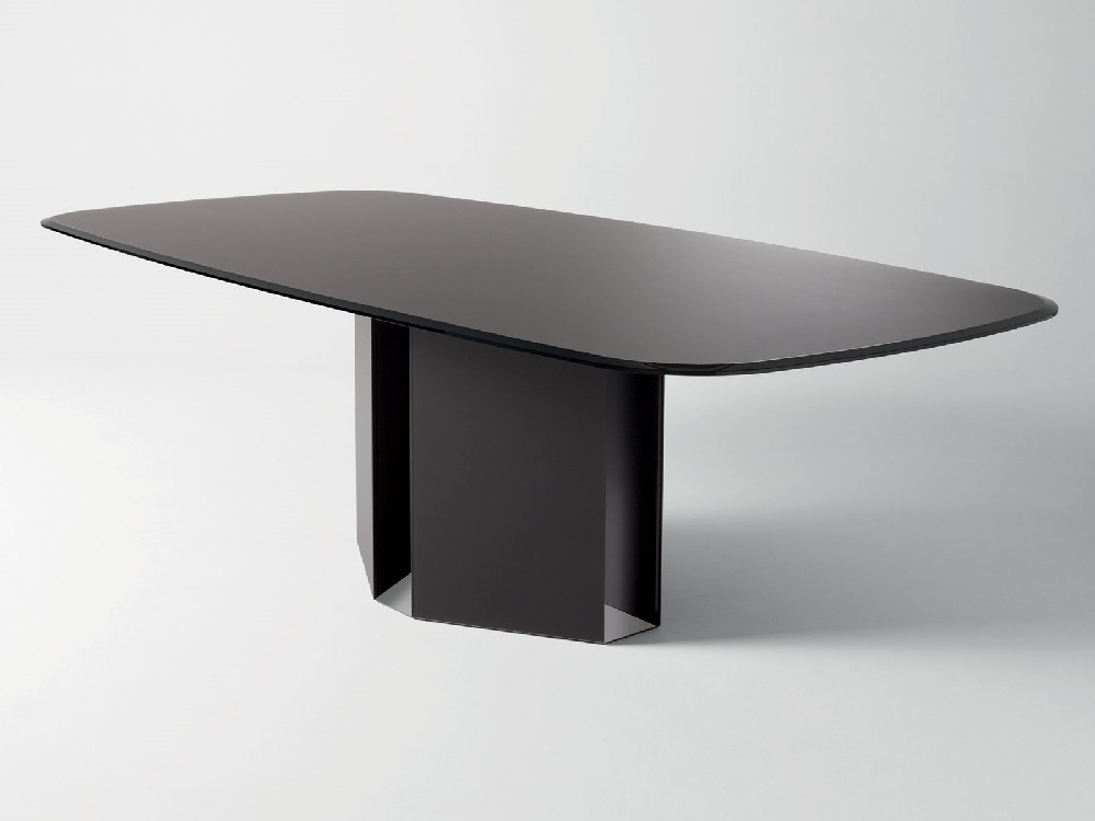 Eyl Dining Table