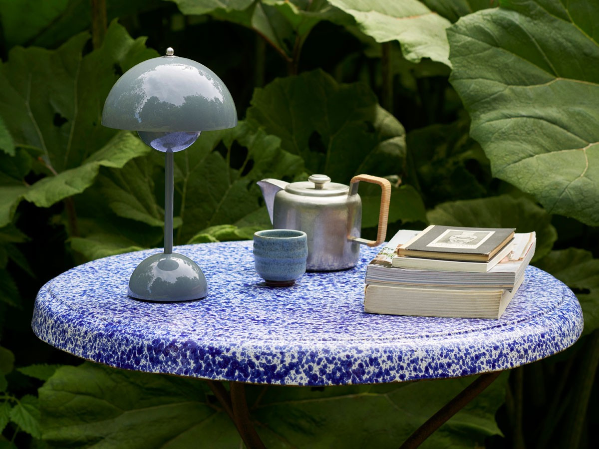 Flowerpot VP9 Portable Table Lamp