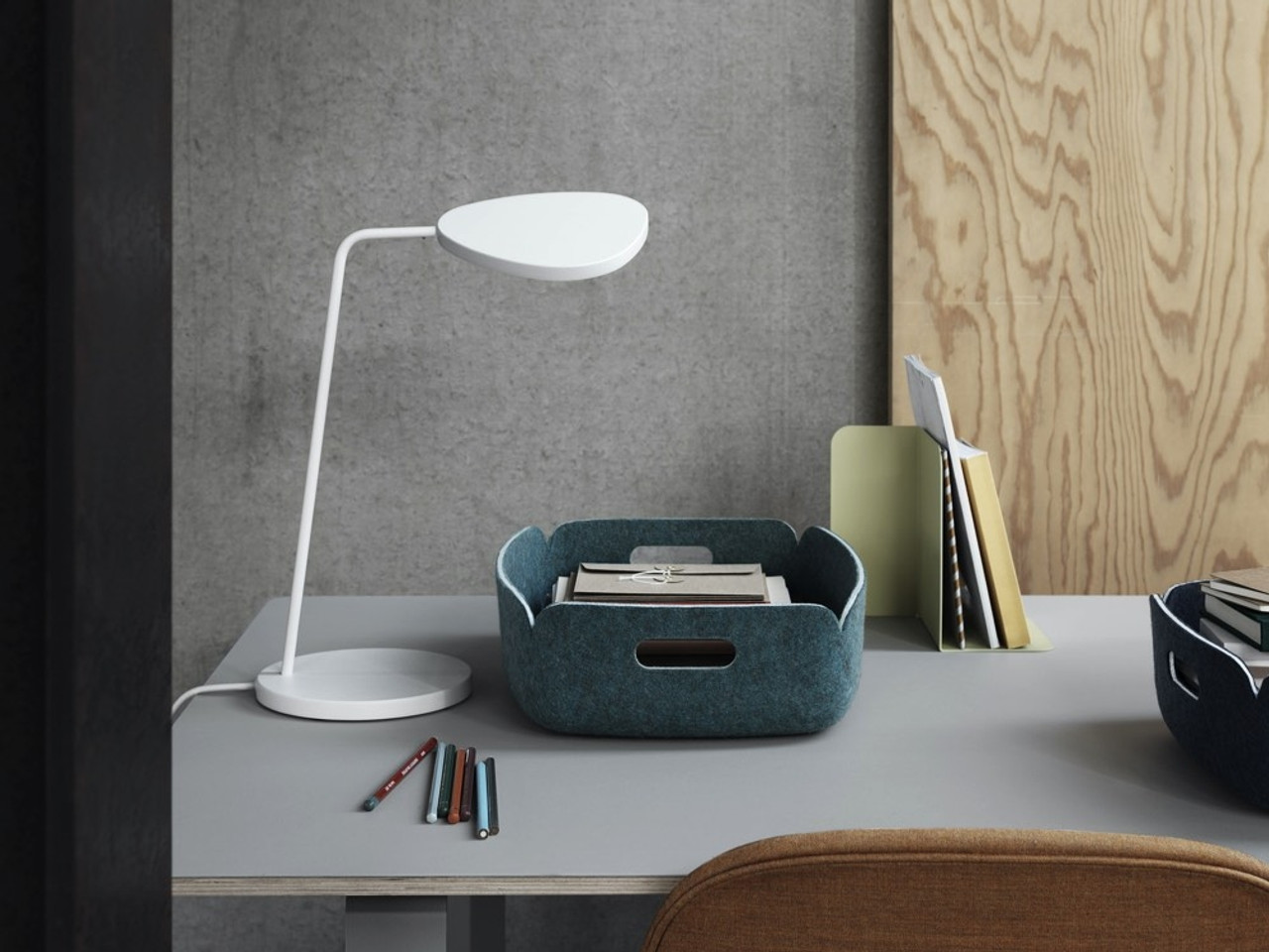 Muuto Leaf Table Lamp by Broberg & Ridderstrale