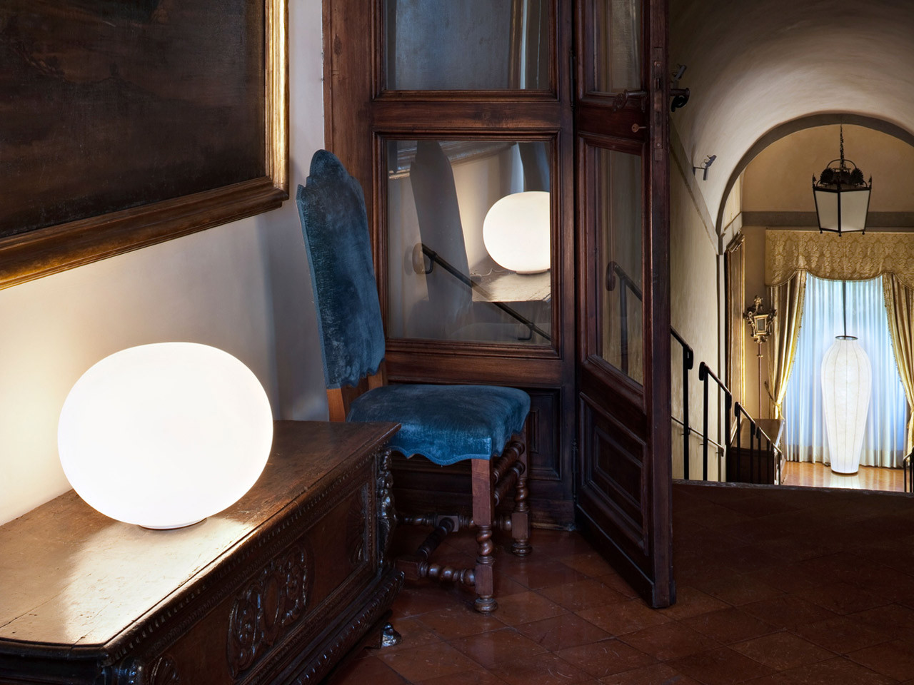 Glo-Ball Basic Table Lamp