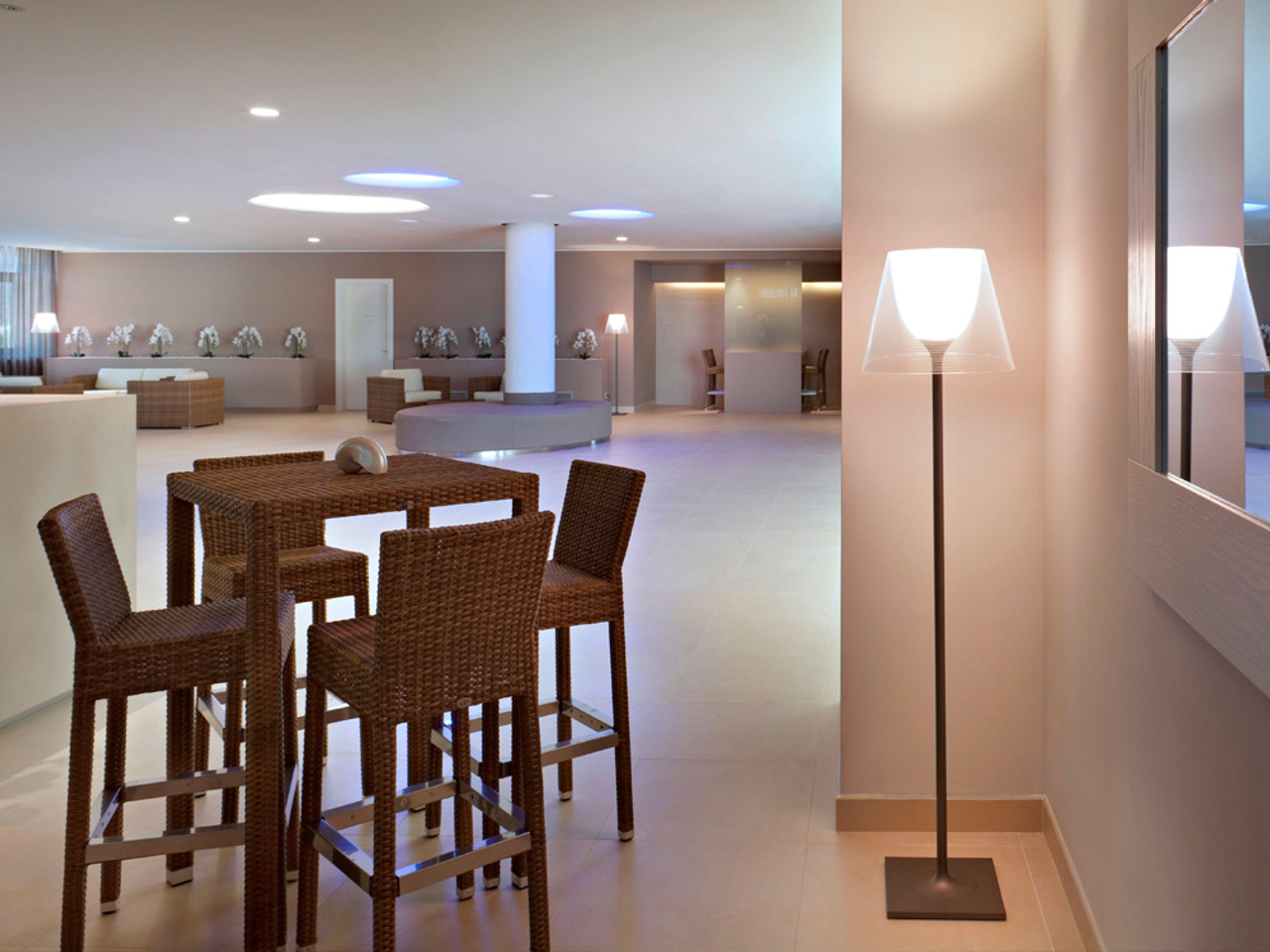 KTribe F2 Floor Lamp