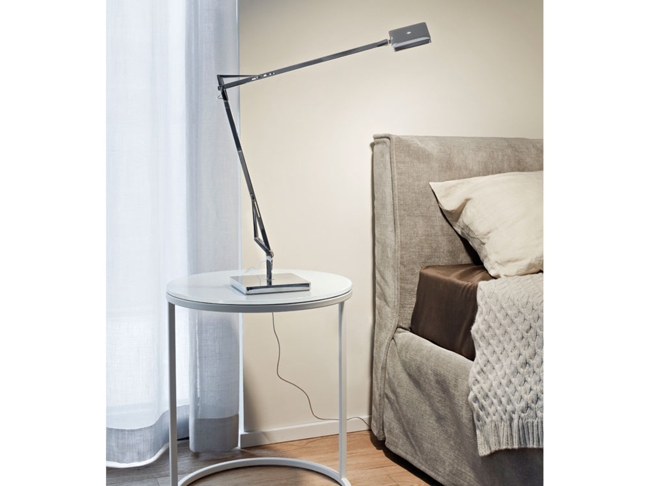 Flos Kelvin Edge Table Lamp by Antonio Citterio