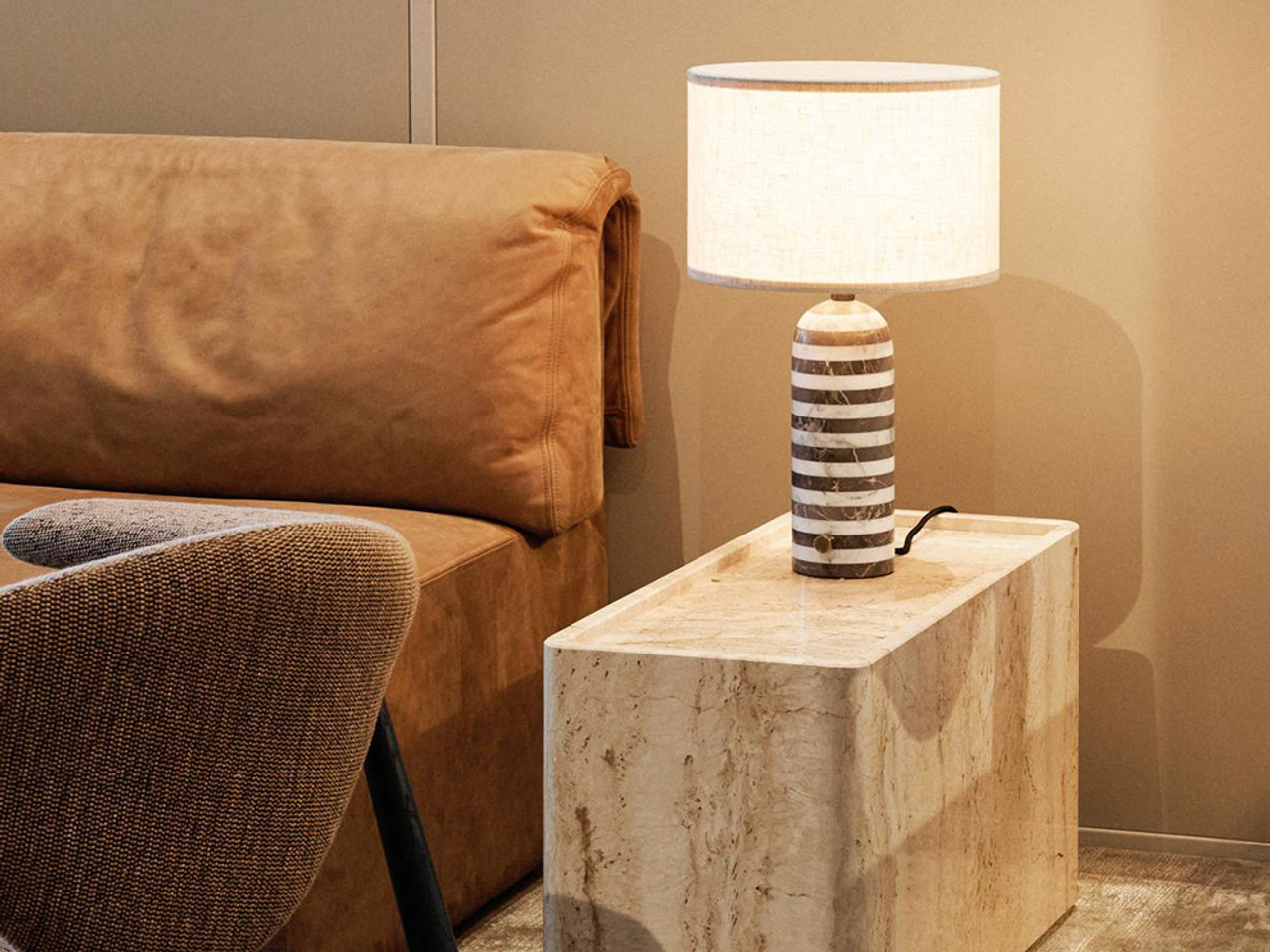 Gravity Table Lamp