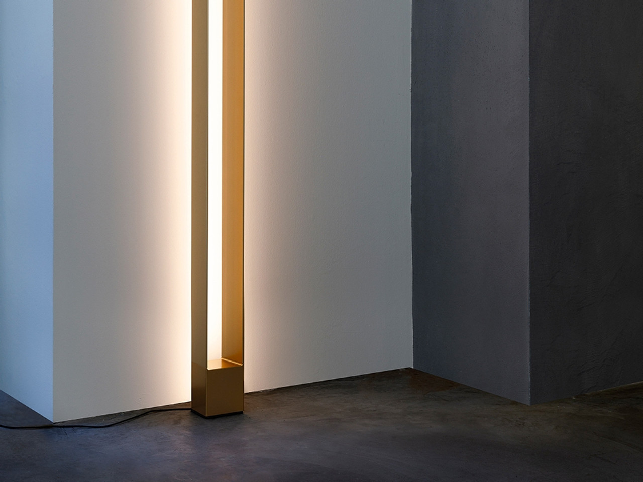 Nemo Tru Floor Light By Roberto Paoli