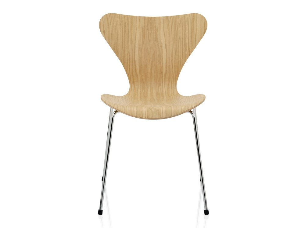 Fritz Hansen Series 7 Chair by Arne Jacobsen