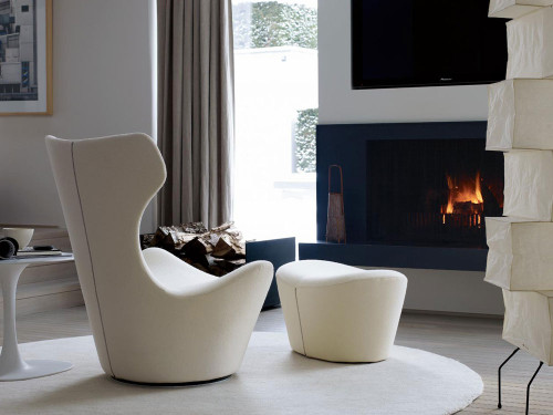 B&B Italia Grande Papilio Swivel Lounge Chair by Naoto Fukasawa