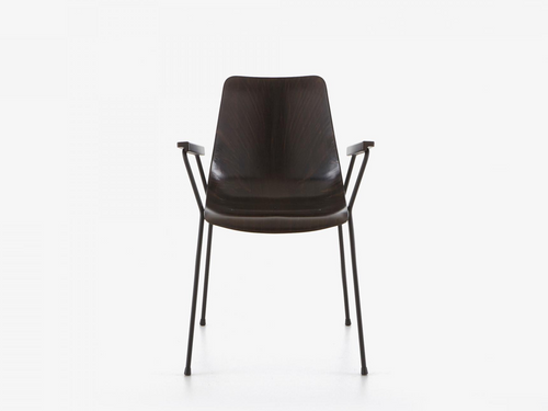 CM 131 Carver Chair