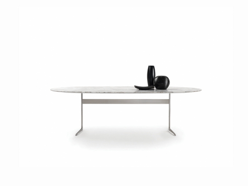 Fly Oval Dining Table