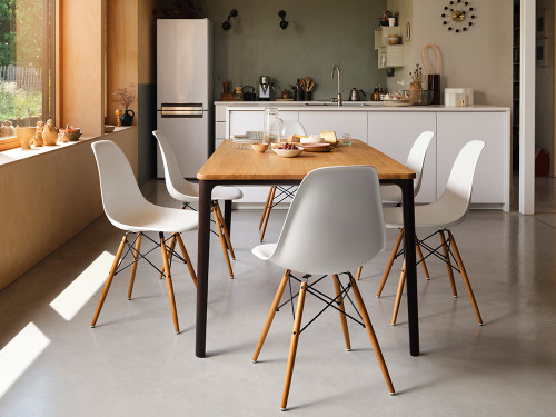 Plate Dining Table