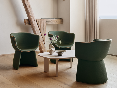 CM231 Lounge Chair - Piping