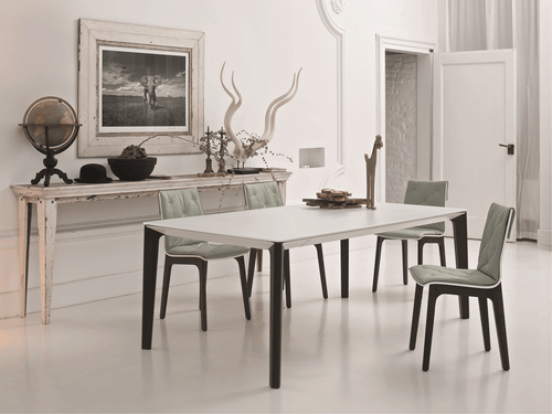 Versus Dining Table