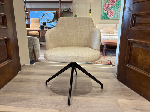 Abby Swivel Chair - Lint Fabric