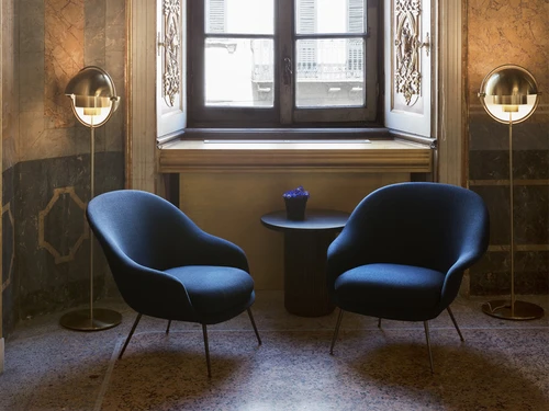 Gubi_Bat_Lounge_Chair_Low_Back_1_Life