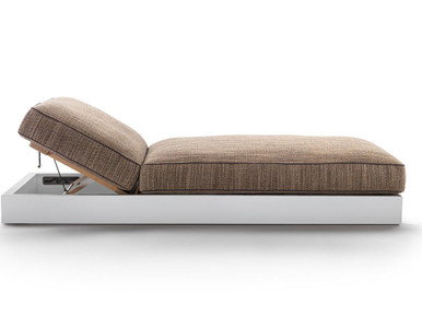 Freeport Outdoor Day Bed
