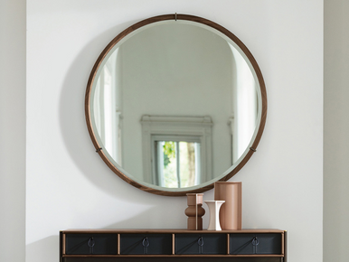 Levante Mirror