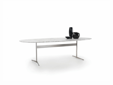 Fly Oval Dining Table